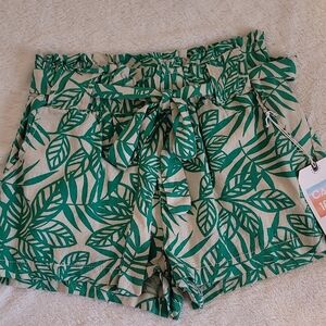 Leaf Pattern High Waist Shorts - Green & Tan